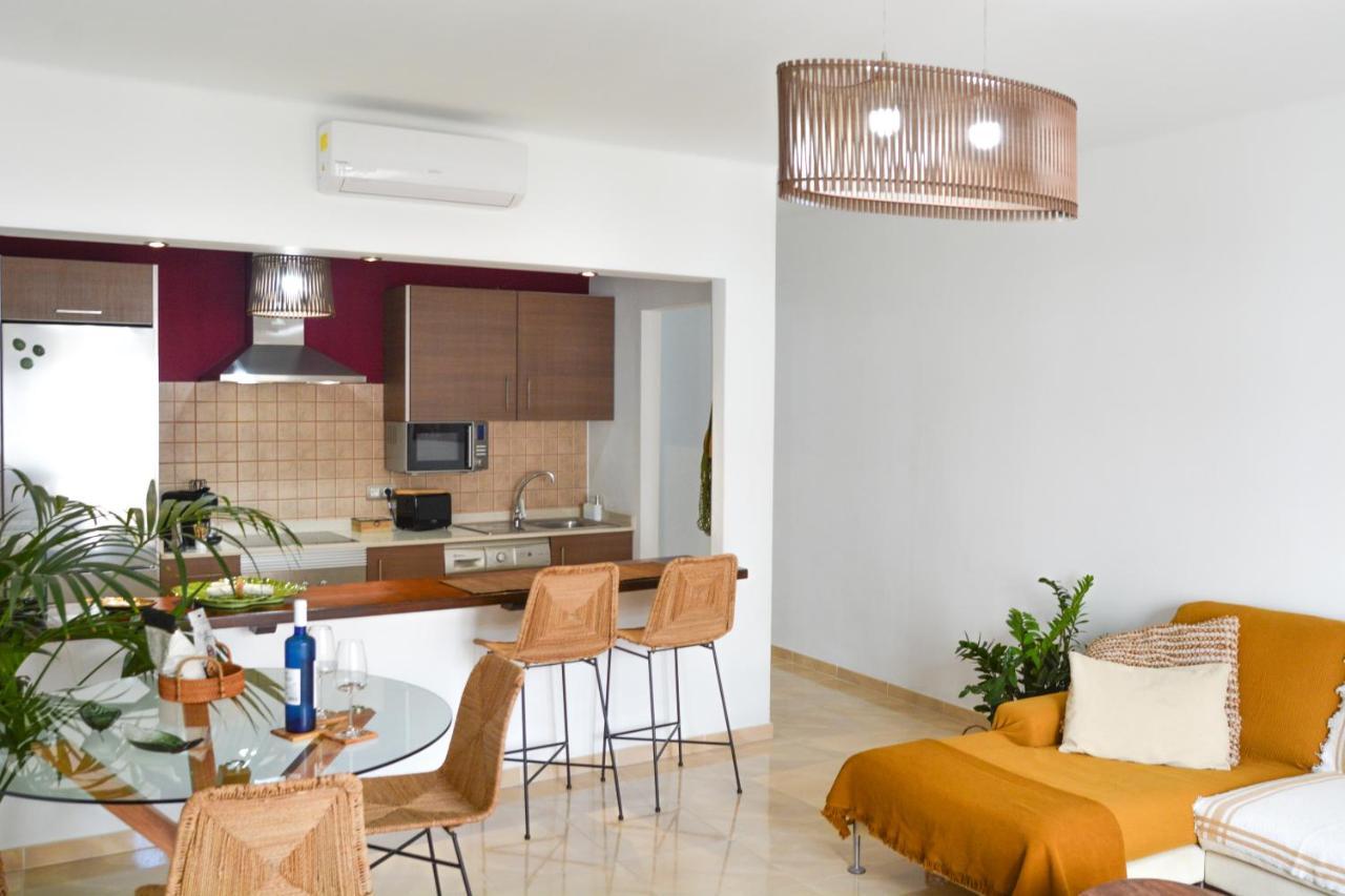 Apartamentos Mares De Lava - Puerto Del Carmen Puerto del Carmen  Dış mekan fotoğraf